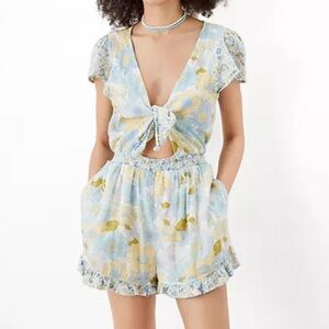 🦅 American Eagle Floral Cut-Out Tie-Front Romper